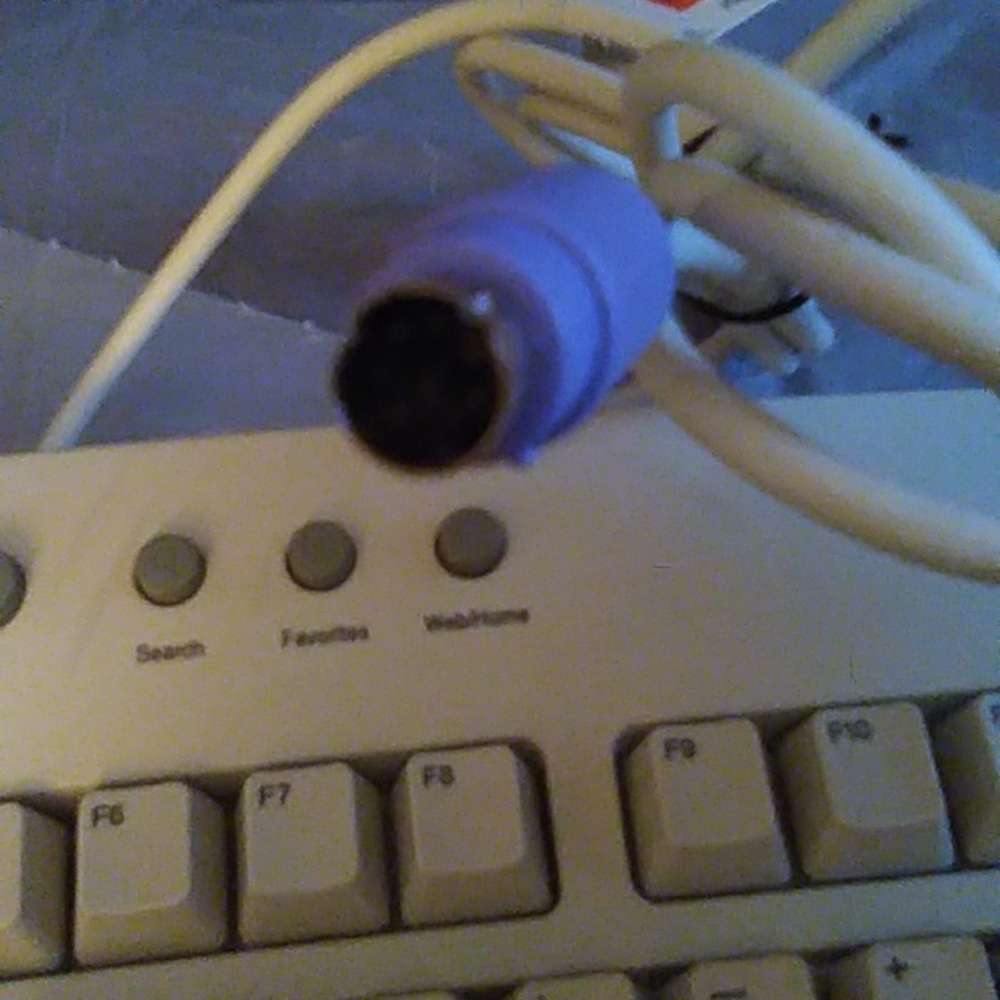 Microsoft Internet Keyboard - Picture 6 of 16